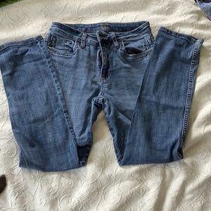 Women’s medium wash jeans